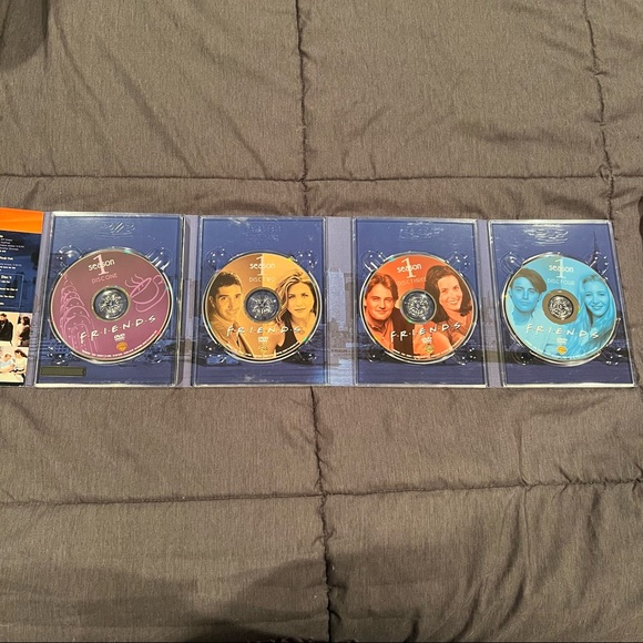 Friends Seasons 1-3 on DVD - Picture 3 of 8